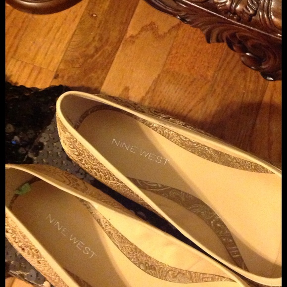 NINEWEST MULTI print kitten heels size 8.5 - Picture 3 of 4